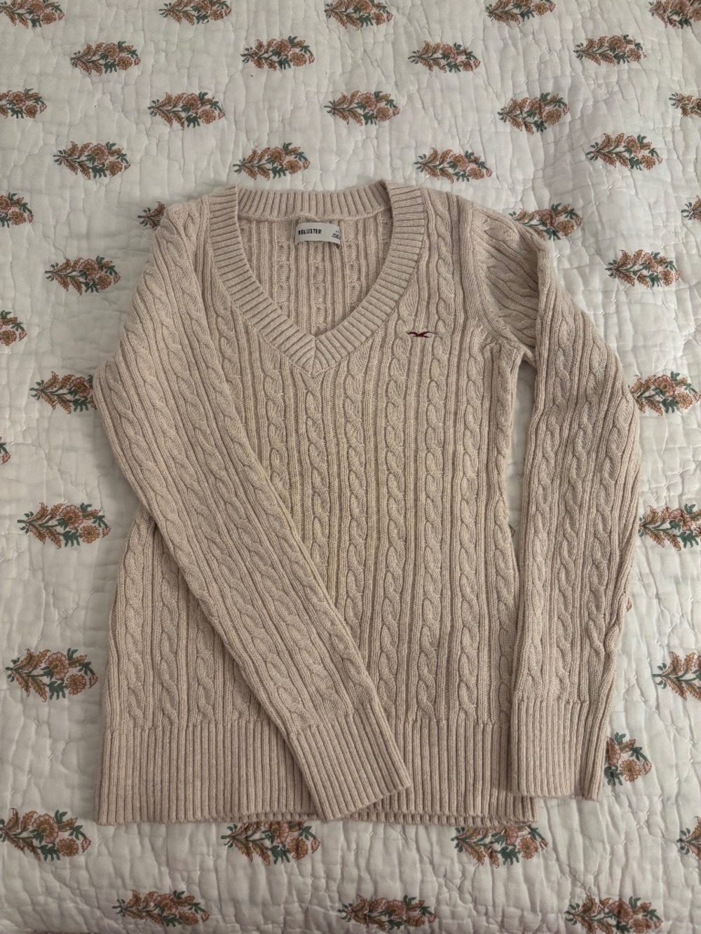 Hollister Ivy Cable-Knit V-Neck Sweater